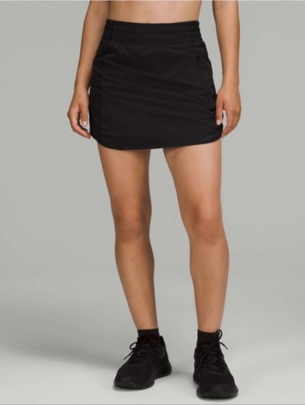 Lululemon Black Hotty Hot High Rise Skirt Skort Size 6